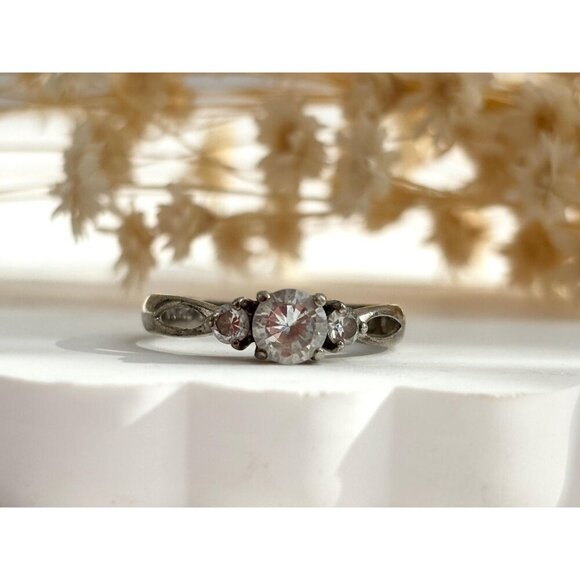 Tripe Stone Round Cut Cubic Zirconia Ring Split Shank Ring - sz 9 - Picture 9 of 10